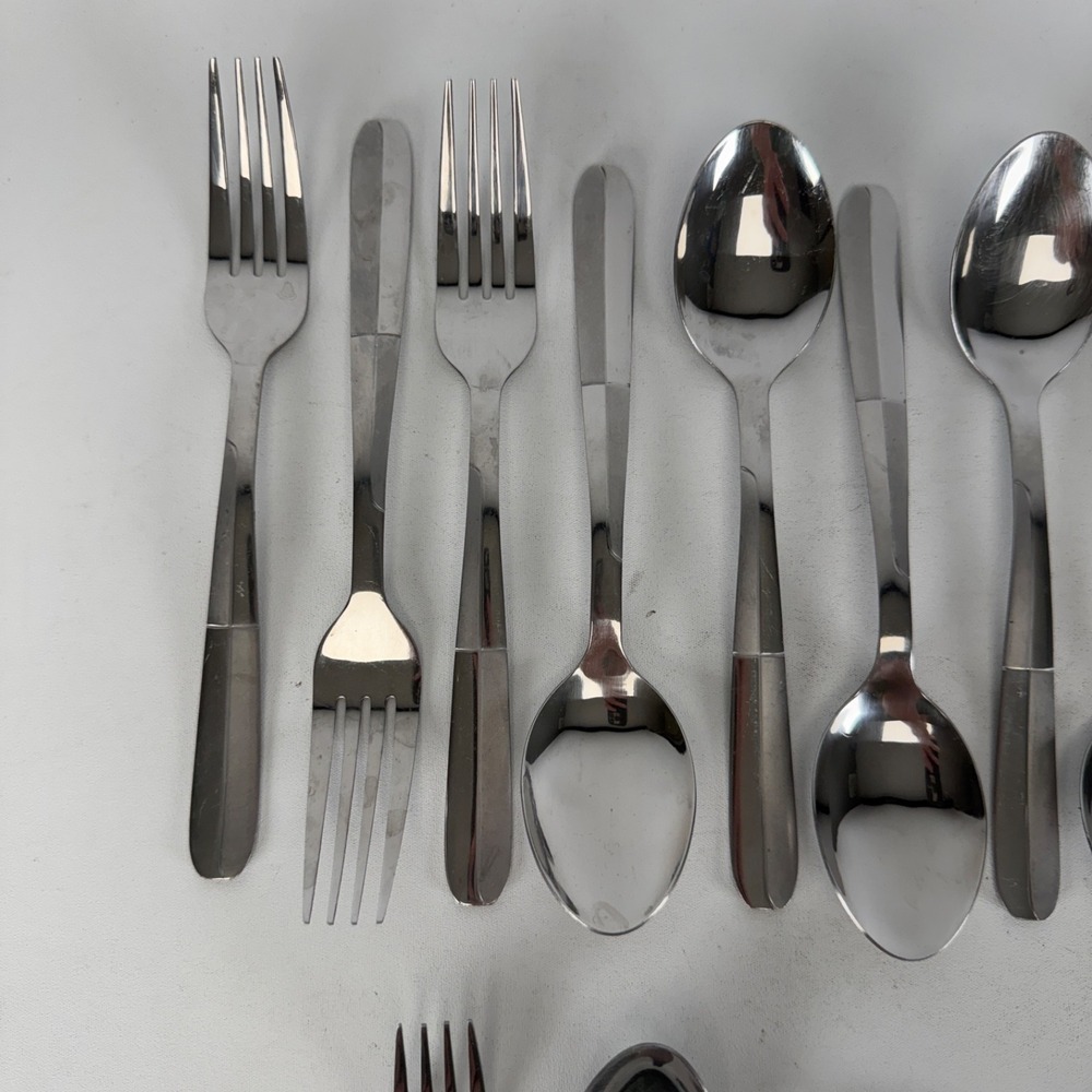Mixed lot of 19 pc CAMBRIDGE CBS 176 Stainless Flatware Set - Picture 4 of 8